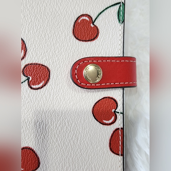 Coach Notebook - Picture 5 of 10